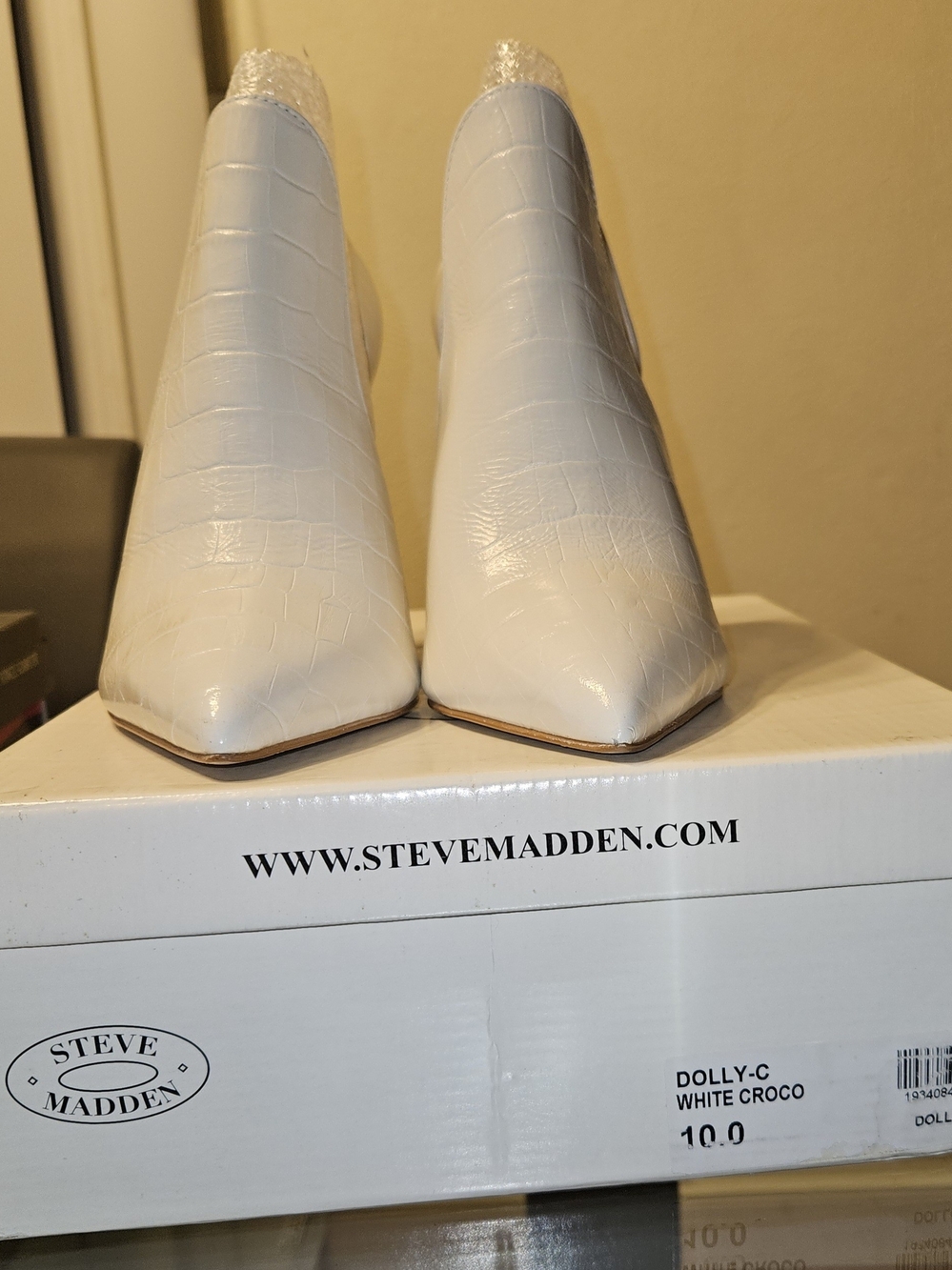 Steve Madden White Croc Pointed Ankle Boots